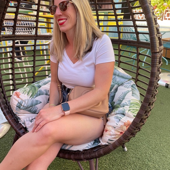 Meet your Posher, Allie - Picture 1 of 7